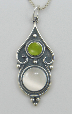 Sterling Silver Romantic Necklace White Moonstone And Peridot